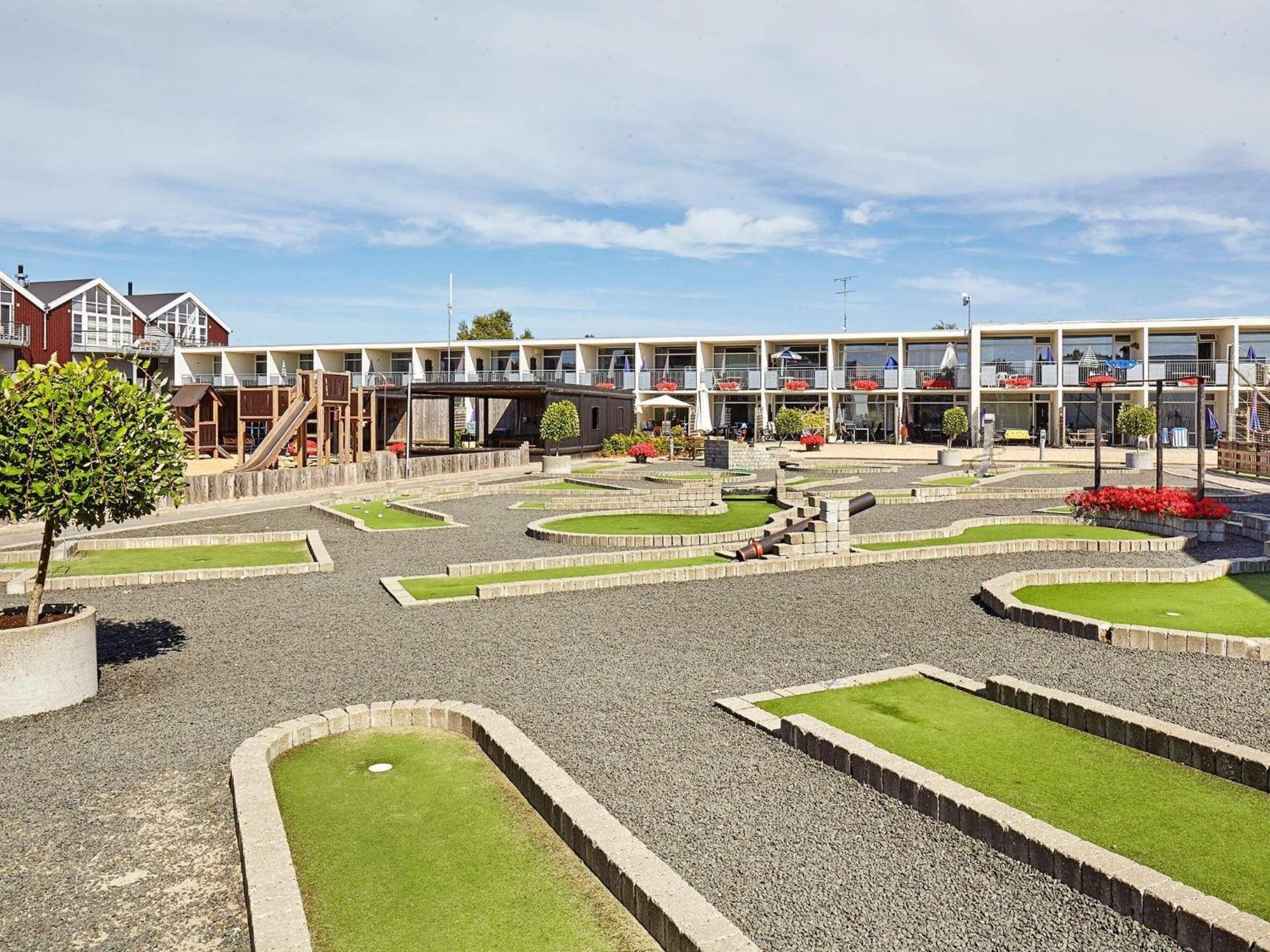 8 Person Holiday Home On A Holiday Park In Glesborg Exterior photo